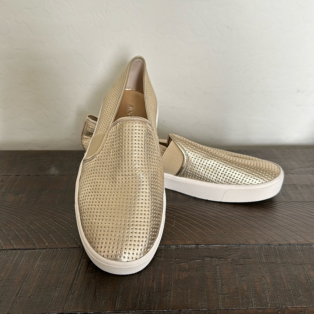 New!!!Vince Blair Perforated Leather shoes